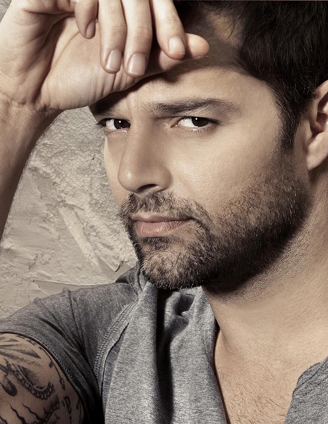 RICKY MARTIN PHOTO